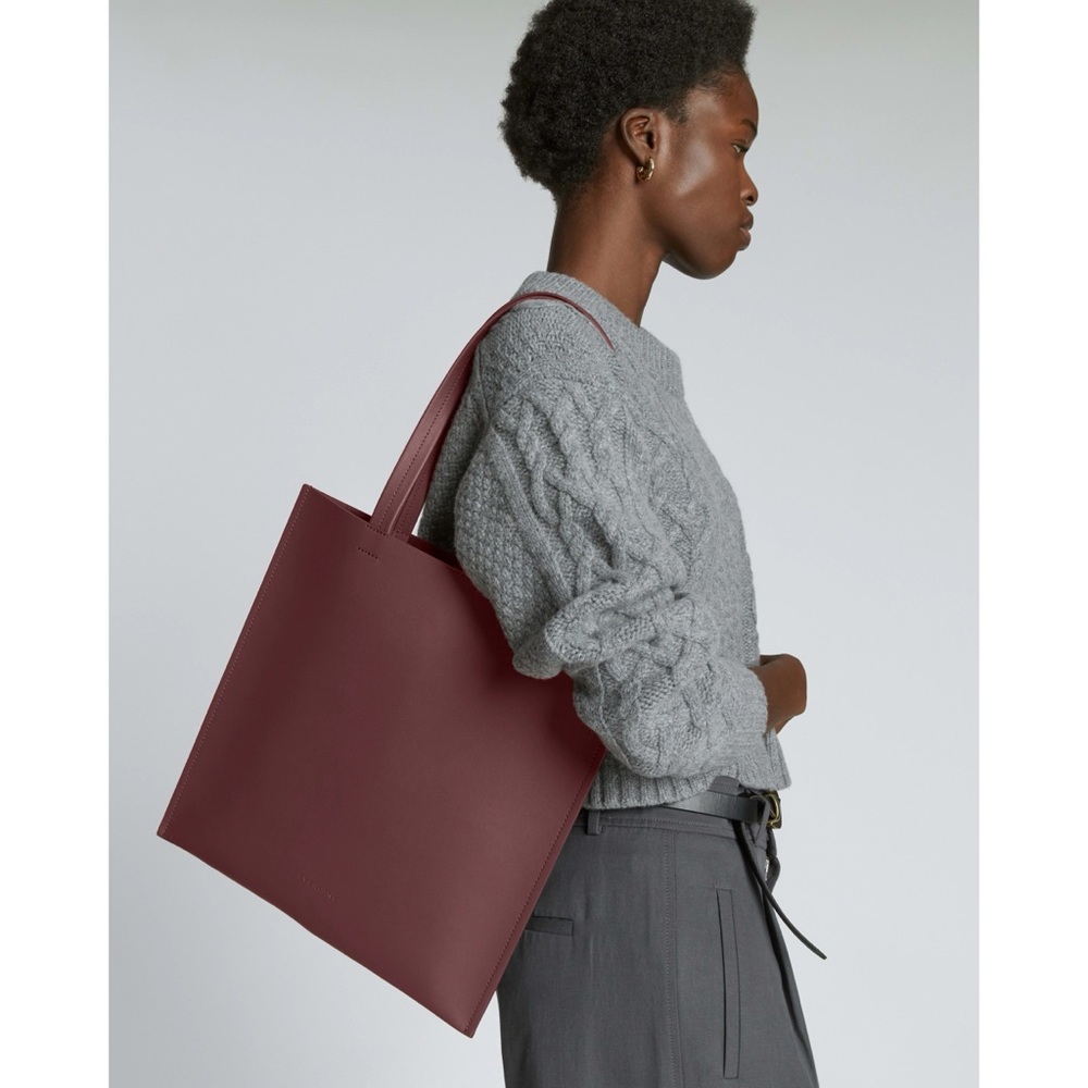 Everlane The Gallery Tote Bag in Burgundy Leather Classic Minimalist